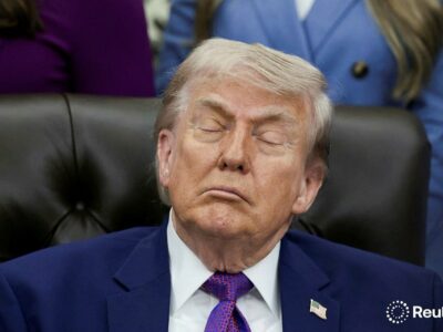 blinking donald trump